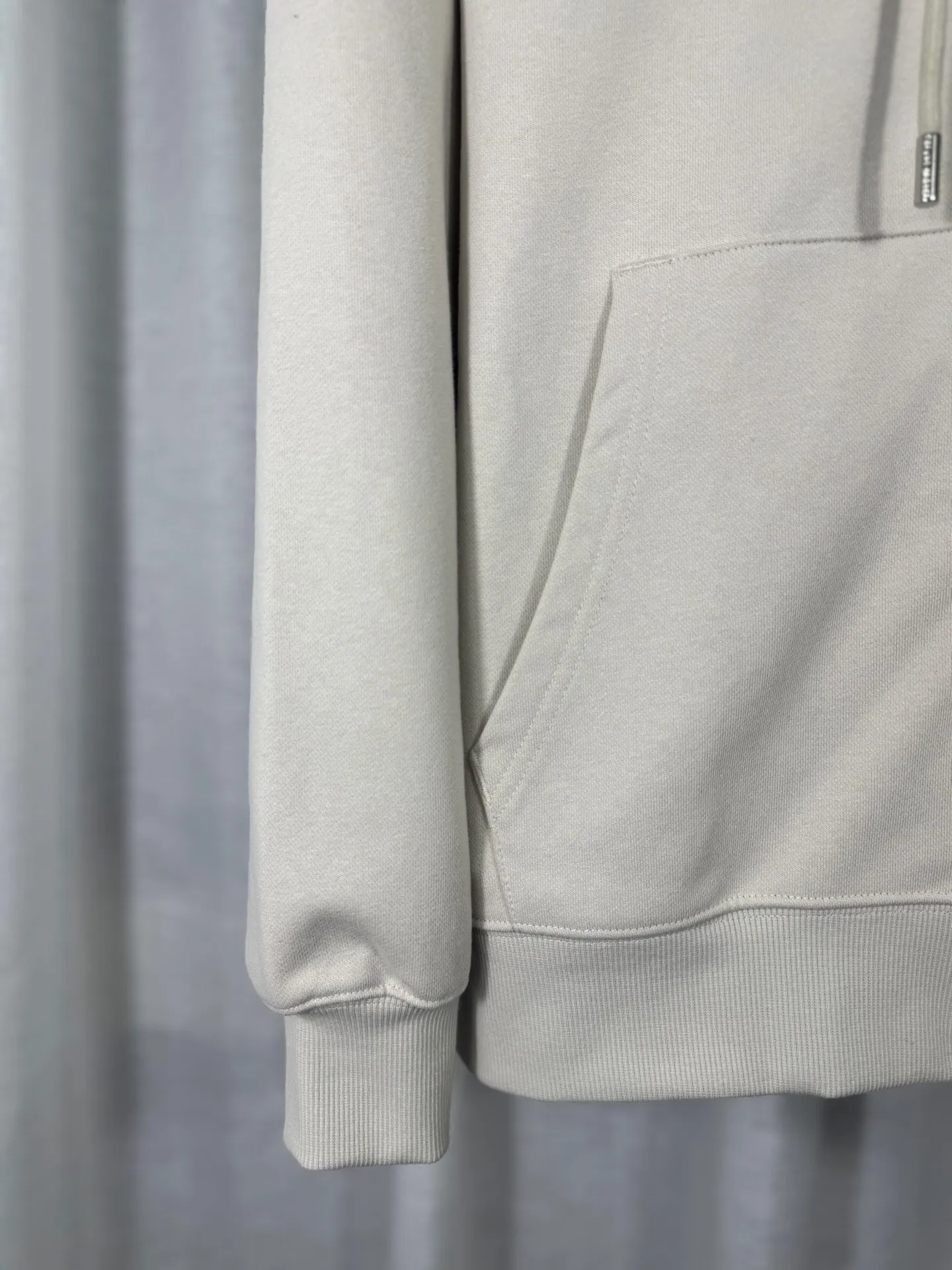 P340 top version, real shot without P, ​​different from market currency) 𝗖𝗵𝗿𝗼𝗺𝗲 𝗛𝗲𝗮𝗿𝘁𝘀/Cro Heart 2025 washed and burned flower patch embroidered autumn and winter new original single counter American hollow patch 3D couple casual cardigan sweatshirt 👑The highest version! Customized fabric 480g tripe terry fabric! American acid-washed and distressed original fabric, laser burning + patch embroidery, exquisite embroidery of letters! The best-selling model in the counter, very comfortable to wear. Accessories: original molded and authenticated collar label➕100% silk wash label. Genuine purchase-grade original hangtag➕matching hanging rope➕3D hanging beads➕original packaging bag. Craftsmanship: The original version has consistent wiring! The highest version of the armhole matching technique! Color: Black Apricot Size: S M L XL Style Number: 25-356